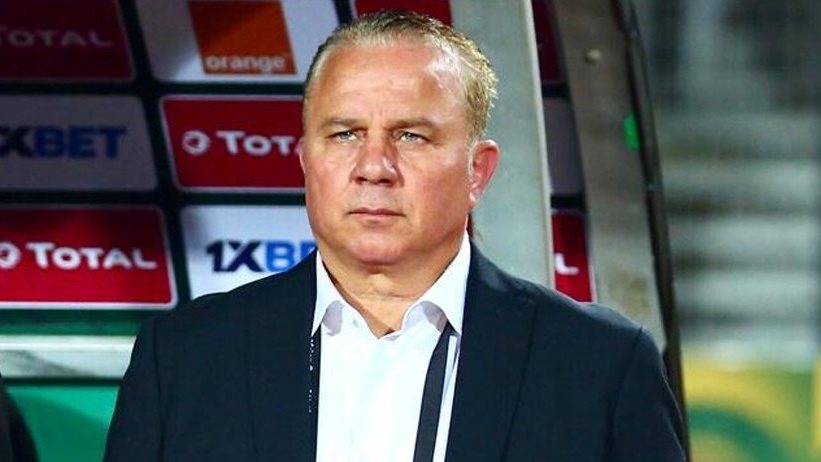 فيفا يهنئ شوقي غريب بتعيينه مديرًا فنيًا لاتحاد الكرة