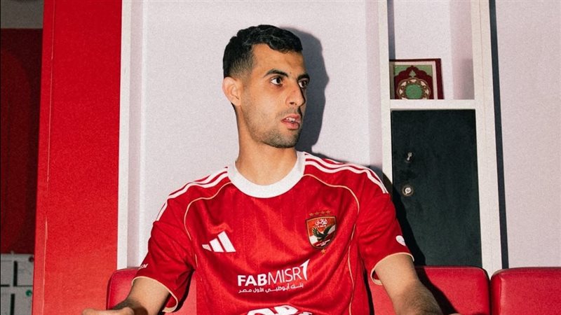 بعد رفع اسمه من قائمة الفريق، موعد ومكان جراحة يوسف بلعمري لاعب الأهلي