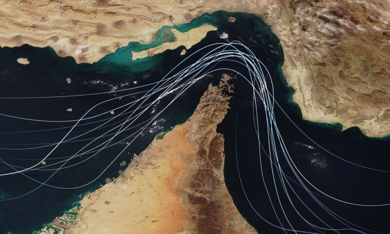 أكسيوس: أميركا أنشأت ممر شحن عبر هرمز لنقل ملايين البراميل من النفط يوميا
