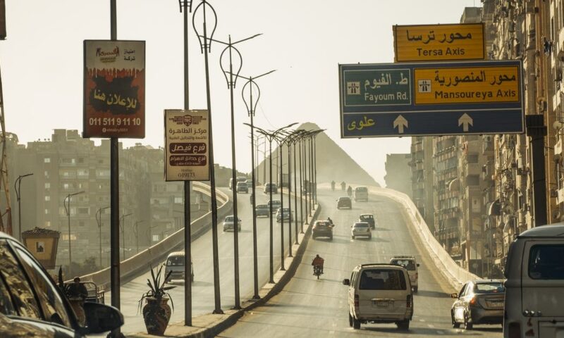دوي انفجارات في الجيزة يثير الذعر بين المواطنين.. والسلطات تكشف السبب