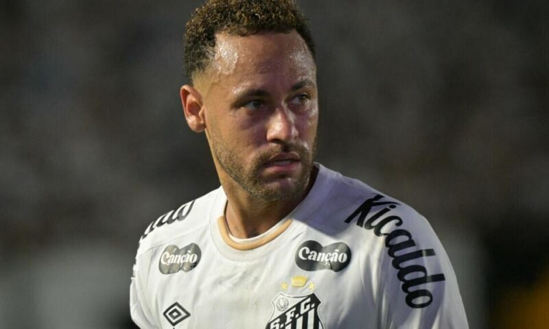 نيمار أول لاعب يتأثر بقاعدة جديدة في الدوري البرازيلي لمكافحة إضاعة الوقت