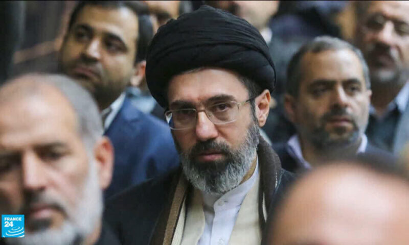 الرئيس الإيراني يقول إن التواصل مع المرشد الأعلى مجتبى خامنئي “صعب للغاية” حاليا