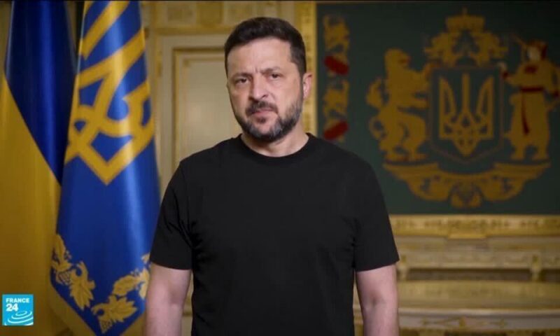 عشية عيد الاستقلال.. زيلينسكي يرفض الانتخابات في زمن الحرب ويحذر من انقسام أوكرانيا