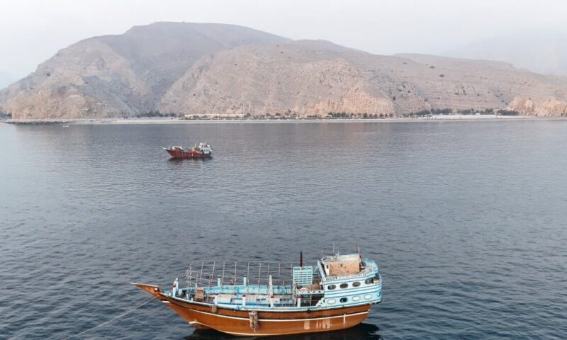 “رويترز” عن بيانات شحن: لم تعبر أي سفينة مضيق هرمز يوم الأحد