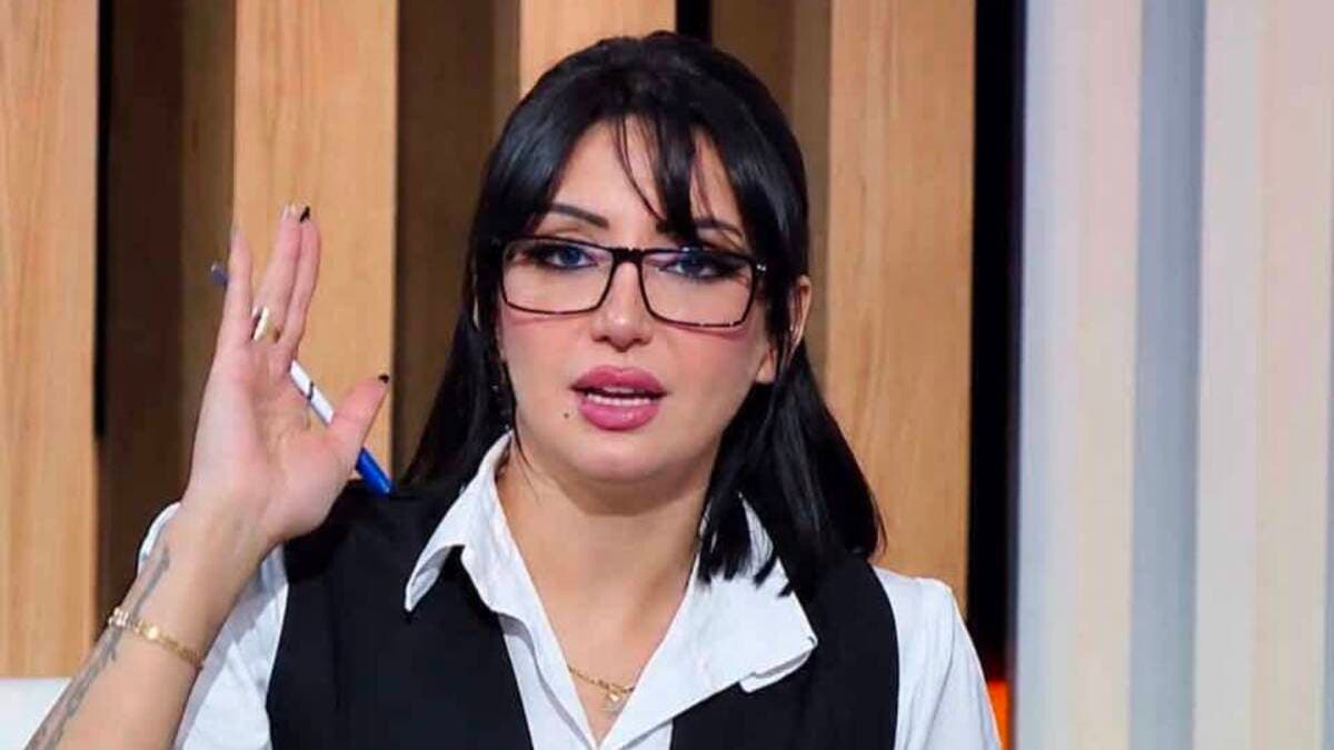 بعد فصلها.. بلاغ قضائي ضد مذيعة مصرية بسبب منشورها المسيء