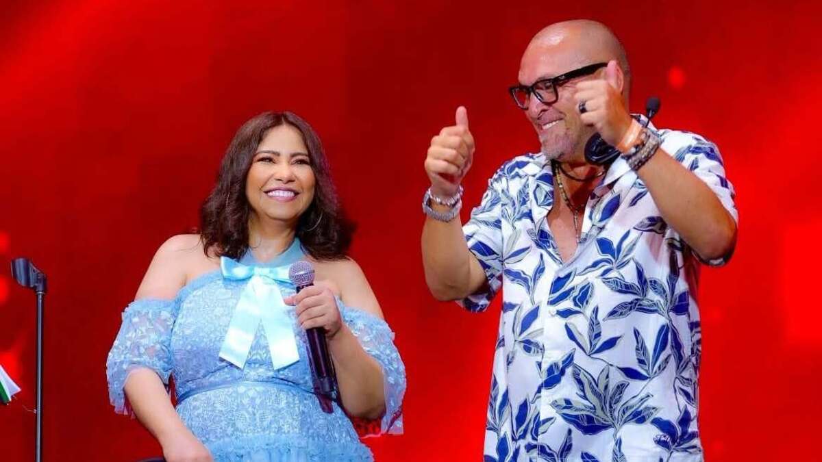 شيرين تعود لجمهورها وتعلق: “أنا كنت مسافرة فين؟”
