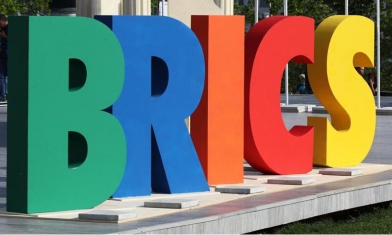 الصين تحث دول “البريكس” على معارضة الحمائية التجارية