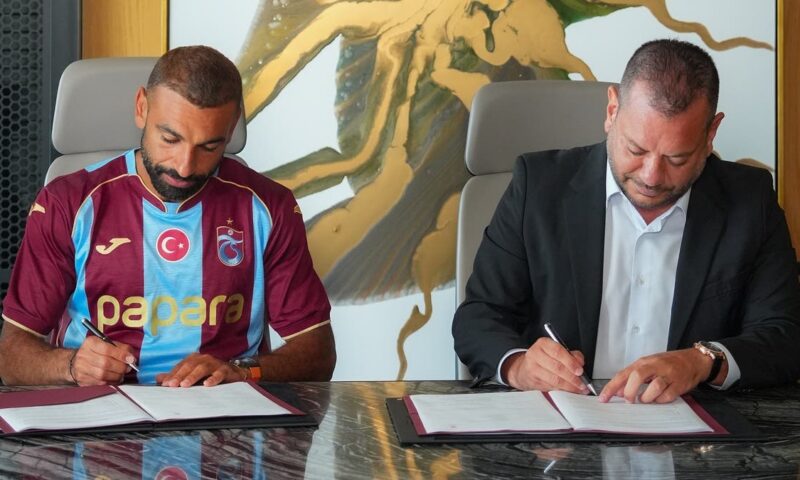 رسمياً… محمد صلاح يوقع عقداً لمدة عامين مع طرابزون سبور