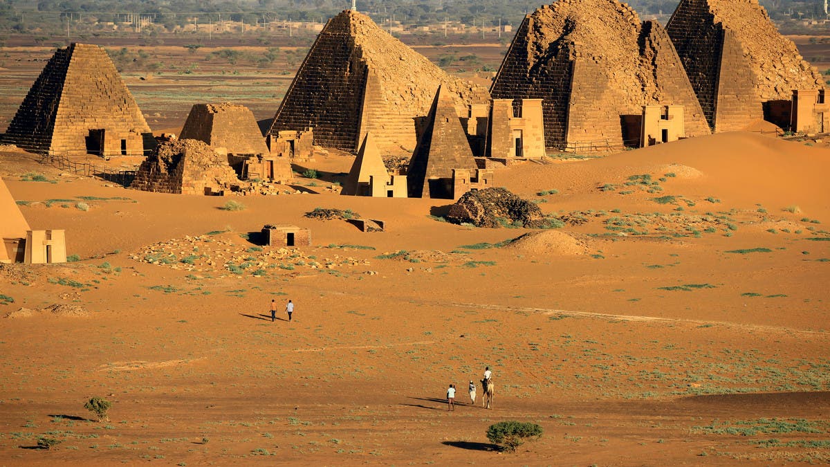 “الأحجار تتساقط”.. أهرامات مروي بالسودان تواجه الانهيار