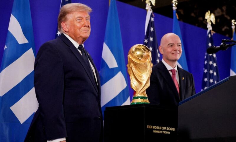 إنفانتينو يستنجد بإدارة ترامب لإنقاذه بعد فشله في التواصل مع الرئيس هاتفياً