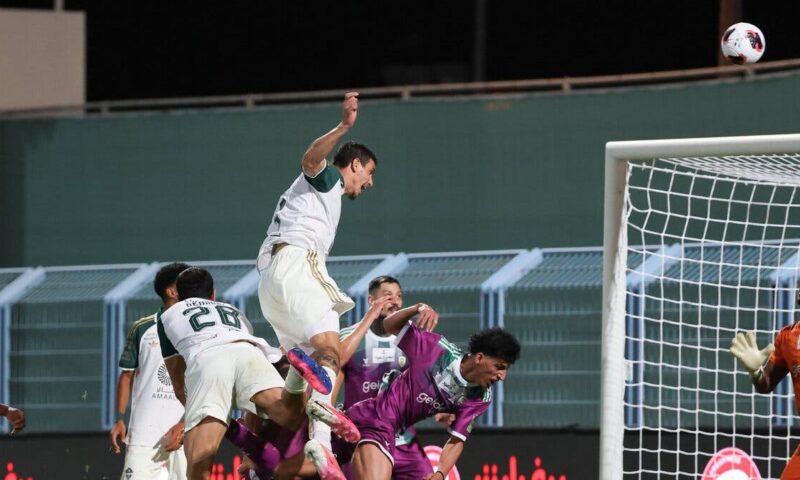 الأهلي يجتاز الأنوار في كأس الملك بفوز صعب