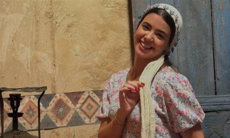 بطلة كليب عمرو دياب تكشف مفاجأة: أدرس الطب