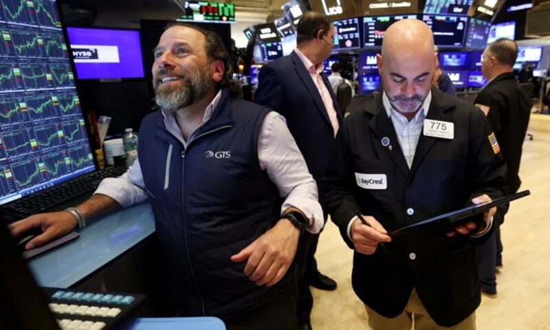 الأسهم الأميركية تسجل أكبر مكاسب أسبوعية منذ أبريل.. “S&P 500” عند مستوى قياسي