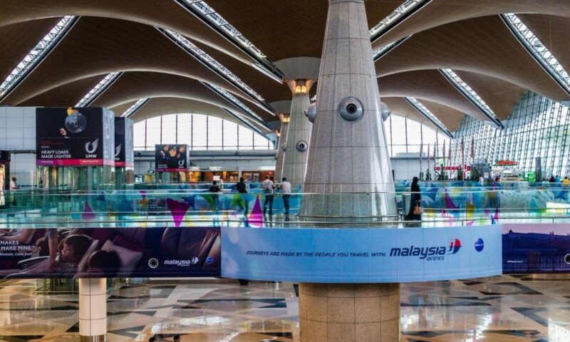 “ماليزيا إيرلاينز” تنتهي من فحص مخدرات إلزامي للطيارين