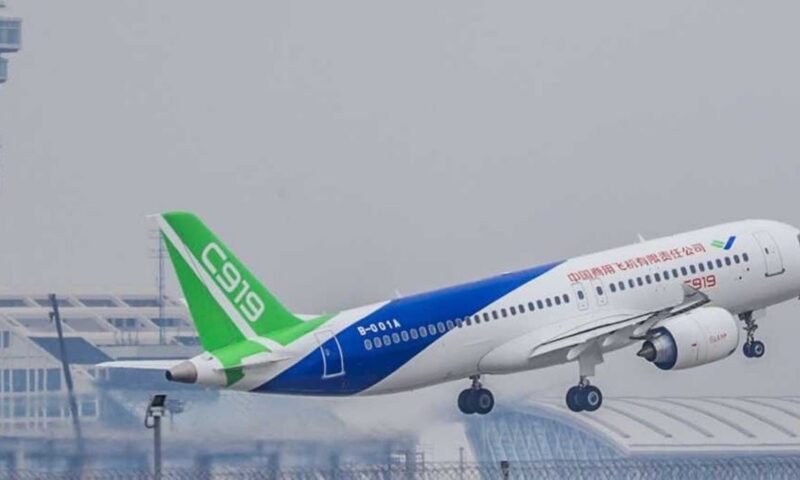 طائرة “سي 919” الصينية تنفذ أول رحلة تجارية دولية