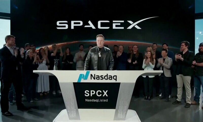 “سبيس إكس” يخالف التوقعات ويرتفع 22% رغم إتاحة بيع أكثر من 900 مليون سهم