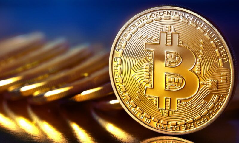 صناديق تداول بيتكوين تسجل أكبر نزوح للأموال منذ يونيو