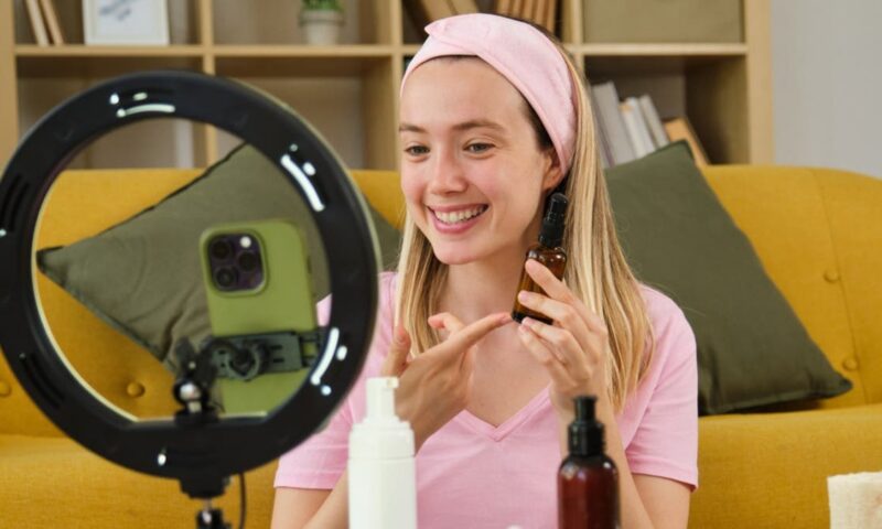 من السوشيال إلى الجامعة.. صناعة المحتوى تتحول لتخصص أكاديمي