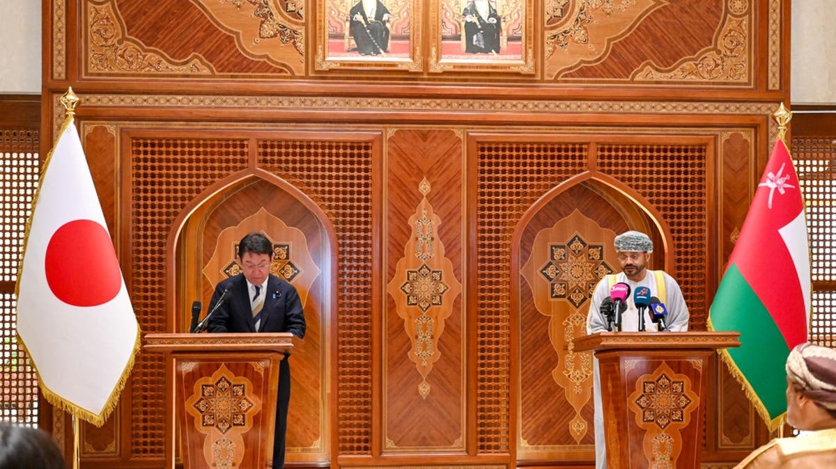 خفض التوترات وحرية الملاحة يتصدران محادثات عُمان واليابان