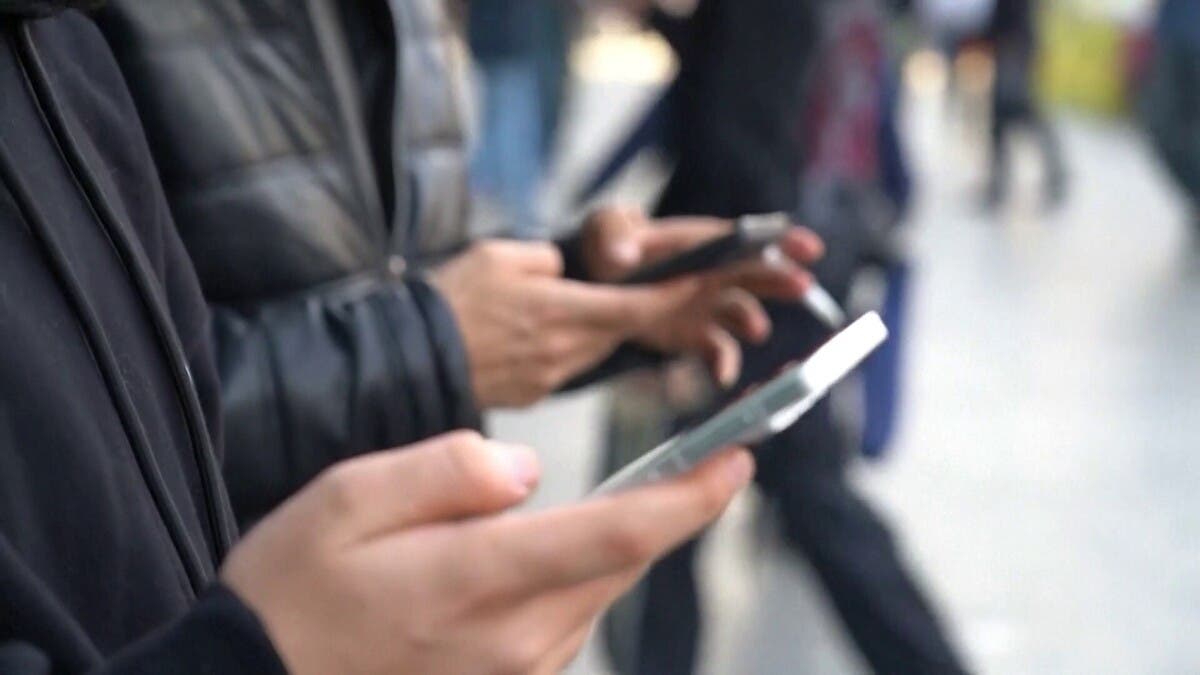 هل يحتاج المصريون باقات إنترنت غير محدودة؟.. خبير يجيب
