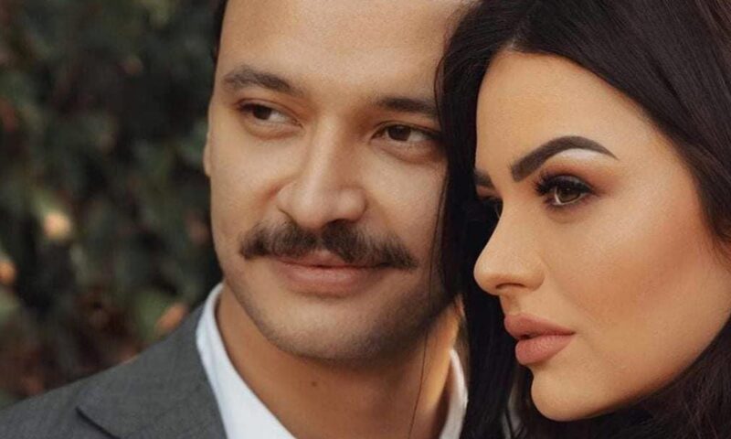 طلاق مفاجئ ووفيات وجلطة دماغية.. أزمات وأحزان تلاحق فنانين مصريين