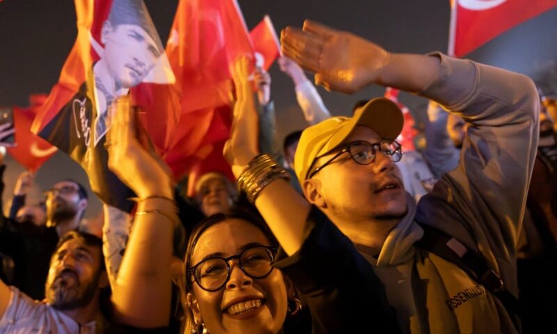 من صناديق الاقتراع إلى تبادل اللكمات.. انتخابات بلدية تركية تخرج عن السيطرة