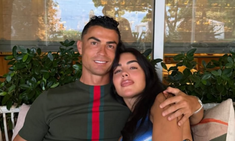 شائعة زفاف رونالدو تجذب حشوداً إلى كنيسة في ماديرا.. والنجم يرد بالضحك