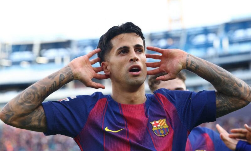 برشلونة يعلن تعاقده مع كانسيلو