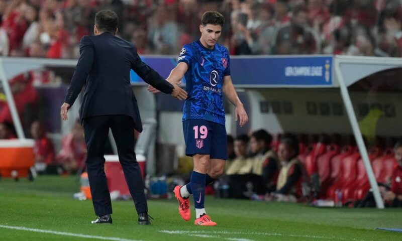 أتلتيكو يستبعد ألفاريز من مباراته الأولى في الدوري الإسباني
