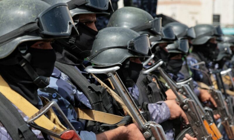 الجيش اليمني: الحوثي يعاود استهداف ميناء المخا بالصواريخ الباليستية