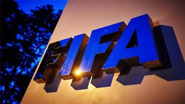 بعد تحركات «يويفا»: الفيفا يهدد الاتحادات الأوروبية بغرامات مالية قاسية