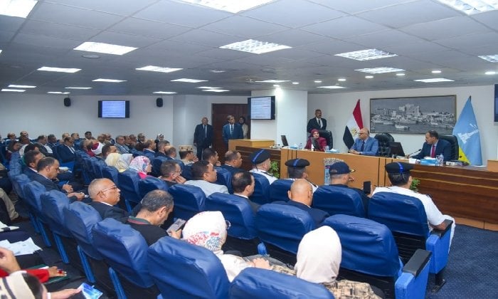 محافظ الإسكندرية: خفض 50% من رسوم إيواء المركبات لمدة 3 أشهر