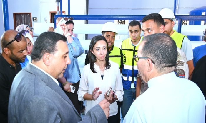 محافظ البحيرة تتفقد محطة تحلية مياه الحمراء بوادي النطرون