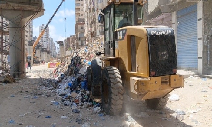 رفع 666 طنا من المخلفات بحرم المترو ضمن جهود نظافة مكثفة بالإسكندرية