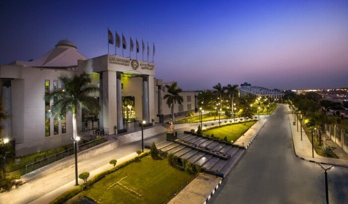 تنسيق الجامعات الخاصة 2026.. توقعات الحد الأدنى بكليات الطب والهندسة والصيدلة