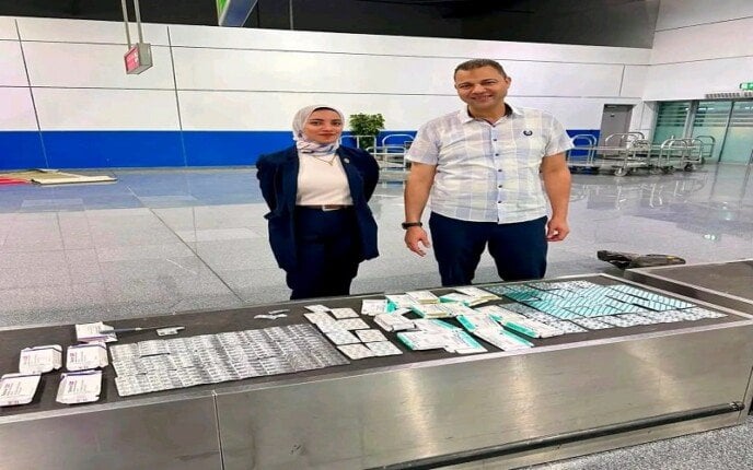 جمارك مطار القاهرة تضبط 3 محاولات تهرب جمركي تشمل نقدًا أجنبيًا وأدوية وأقراصًا مخدرة