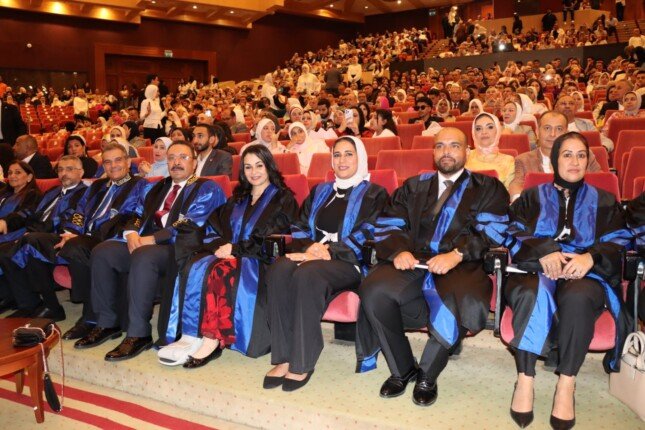 جامعة الإسكندرية تحتفل بتخريج 723 طبيب أسنان بالدفعة الـ78 بكلية طب الأسنان