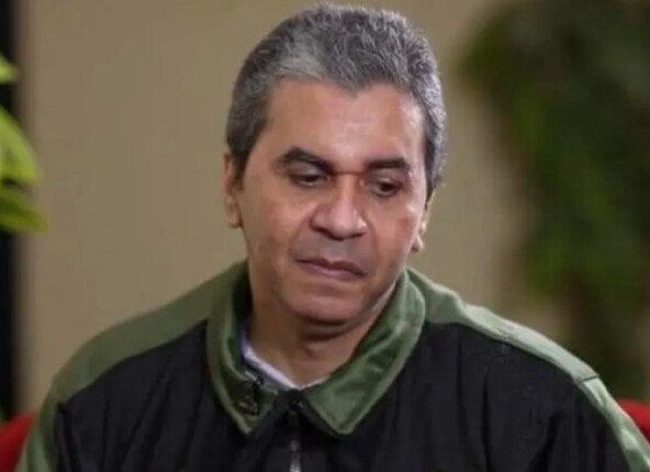 ماذا تعرف عن مرض التصلب المتعدد الذي توفي بسببه الفنان عمرو محمد علي؟
