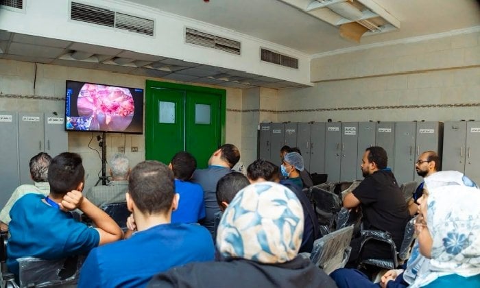 بمشاركة أكثر من 120 جراحًا من محافظات الصعيد.. جامعة سوهاج تنظم ورشة متقدمة لمناظير البطن الجراحية