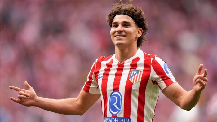 جوليان ألفاريز يغيب عن تدريبات أتلتيكو مدريد وسط أنباء الرحيل إلى برشلونة