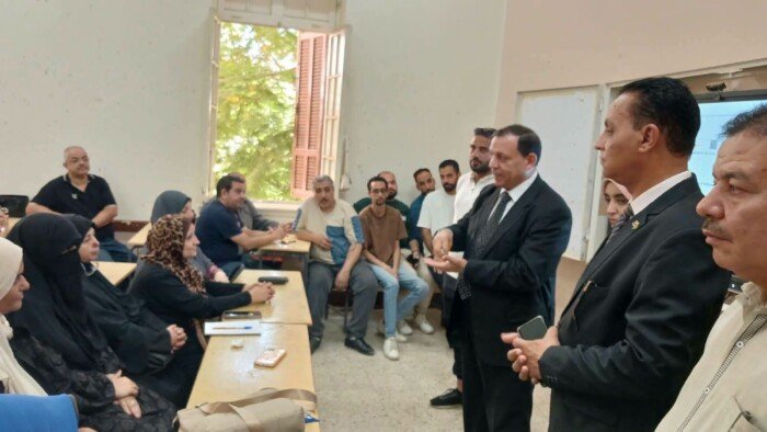مدير «تعليم بني سويف» يتفقد تدريب سفراء البكالوريا المصرية استعدادًا لتطبيق النظام الجديد