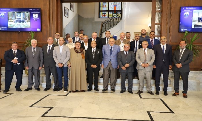 ​شراكة وتكامل اقتصادي.. «تجارية الإسكندرية» تبحث تطوير الأداء المؤسسي مع وفد سوهاج