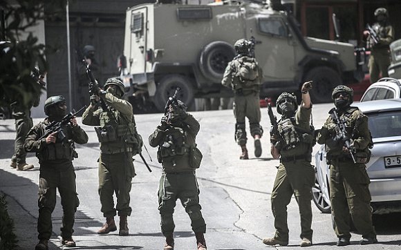 «فلسطين لدراسات الأسرى»: ارتفاع حصيلة الاعتقالات في الضفة والقدس إلى 24600 منذ أكتوبر 2023
