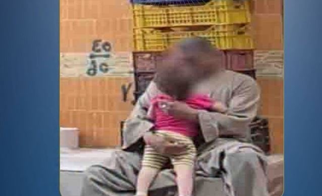 بعد انتشار الفيديو.. «الداخلية» تكشف حقيقة ادعاء تحرش حارس عقار بطفلة في الجيزة
