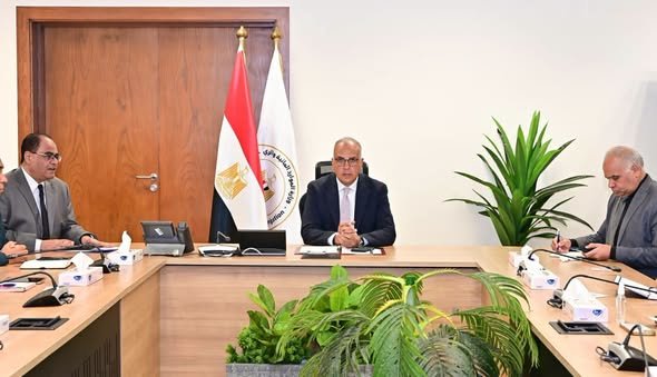 وزير الري يشدد على الرصد المبكر للتعديات وإزالتها على الفور