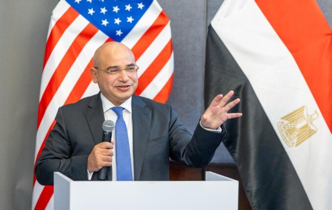 رئيس اقتصادية قناة السويس يشارك في منتدى «البنية التحتية للمواني والابتكار البحري» بالسفارة الأميركية بالقاهرة