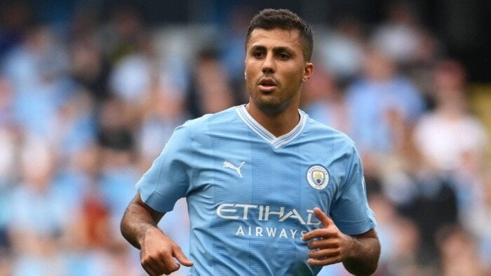 مانشستر سيتي يرفض عرض برشلونة للتعاقد مع رودري