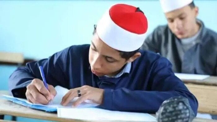طلاب الثانوية الأزهرية يختتمون امتحانات 2026 بمادتي الأحياء والتفسير