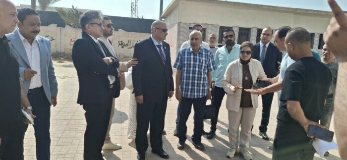 همت أبو كيلة تتابع استعدادات مدارس السلام.. حسم مستحقات العاملين ورفع جاهزية المدارس