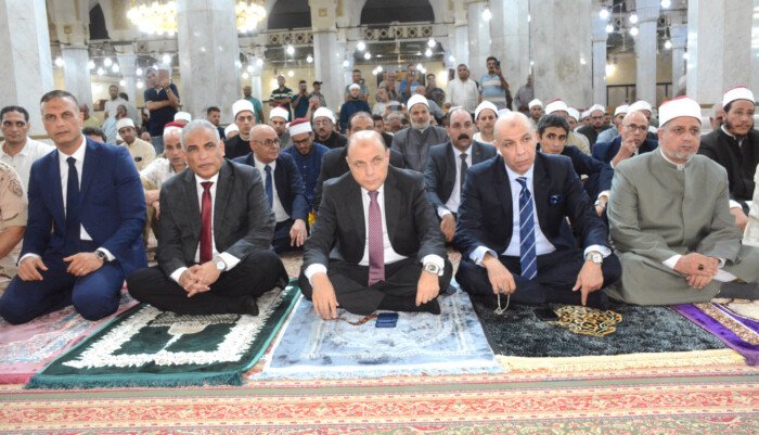 بالابتهالات والتواشيح.. محافظ الغربية يشهد احتفال المولد النبوي بالمسجد الأحمدي